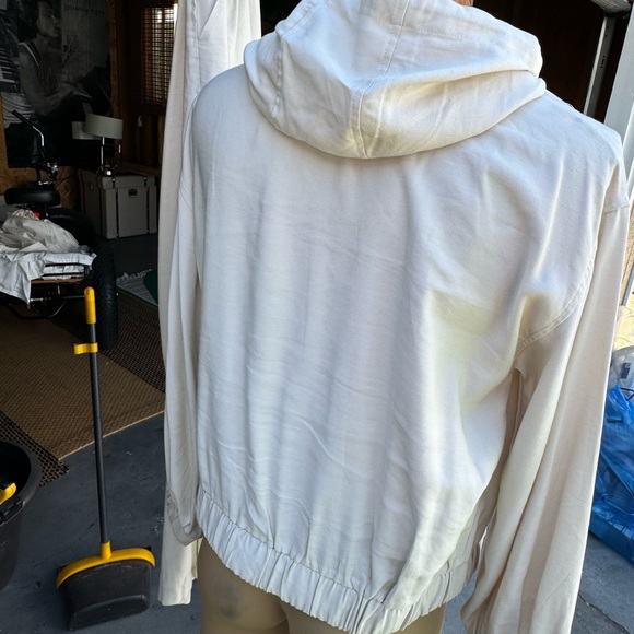 Stylish Jogger - Picture 2 of 7